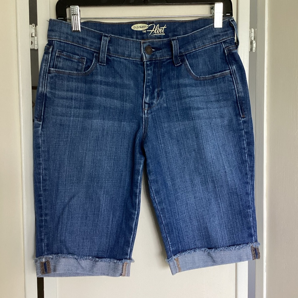 💗 OLD NAVY FLIRT denim shorts Sz 2 EUC Bermuda jean shorts